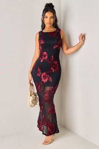 Robe longue à bretelles brodée en tulle noire et bordeaux