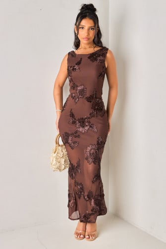 Robe longue à bretelles brodée en tulle marron